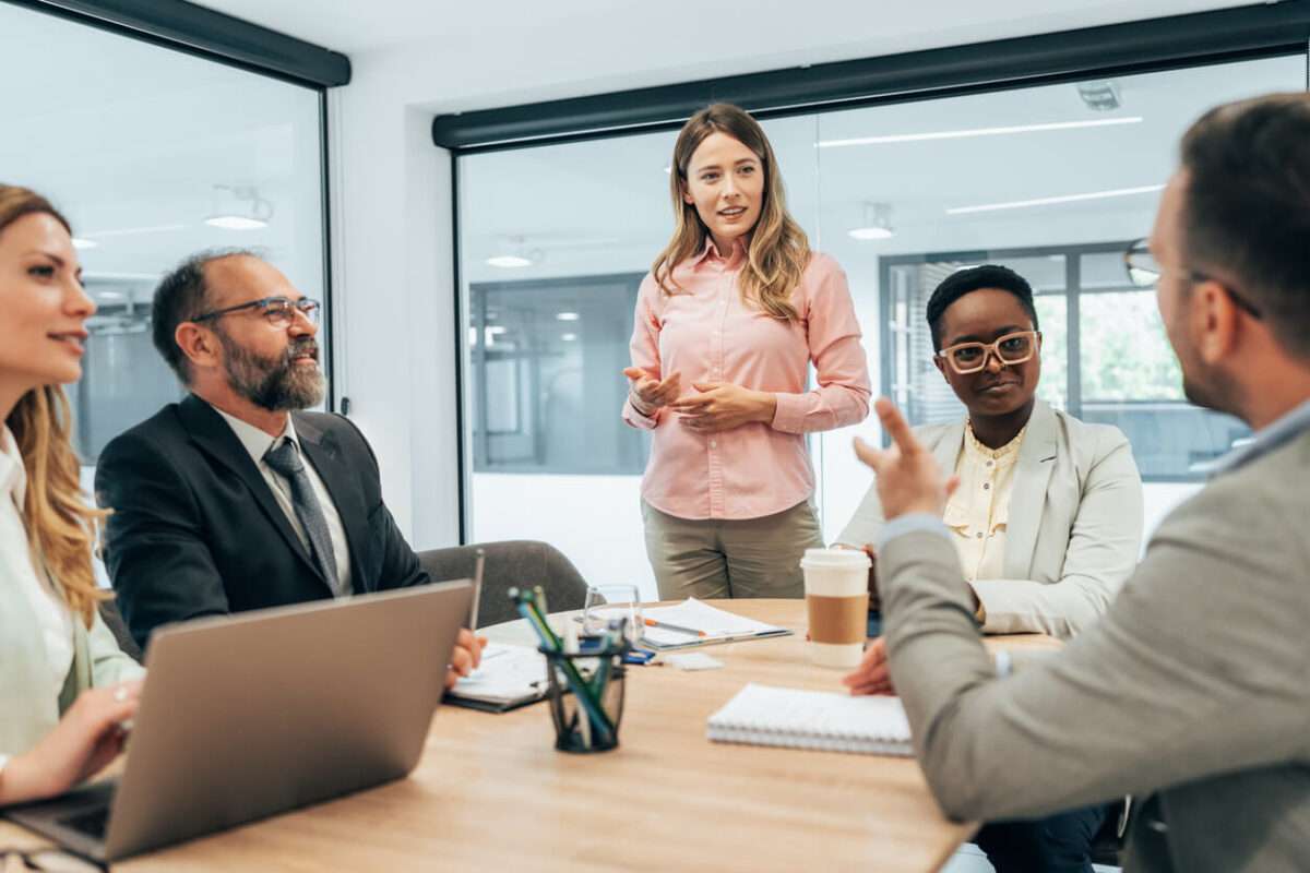 Peut-on encore motiver et fédérer les collaborateurs avec des outils numériques ?